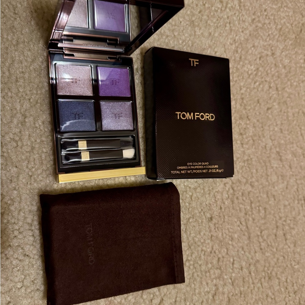 Tom Ford Eye Color Quad 28 DayDREAM - Purple Shades - Picture 3 of 4